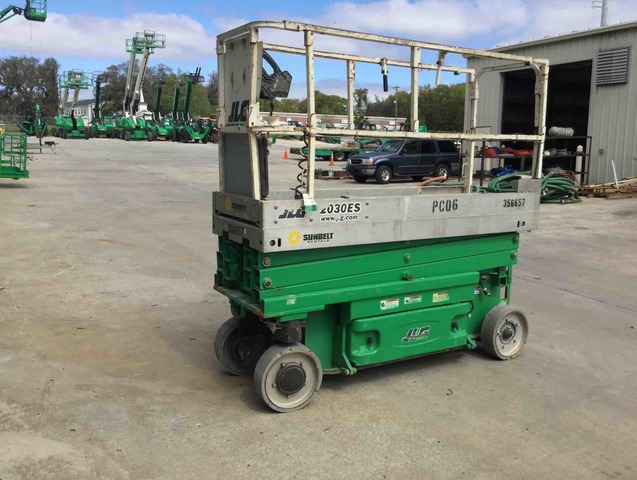 2011 JLG 2030ES Electric Scissor Lift