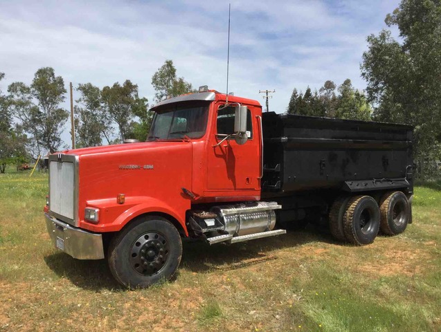 1999 Western Star 4964FX T/A Dump Truck 1999 Western Star 4964FX T/A Dump Truck