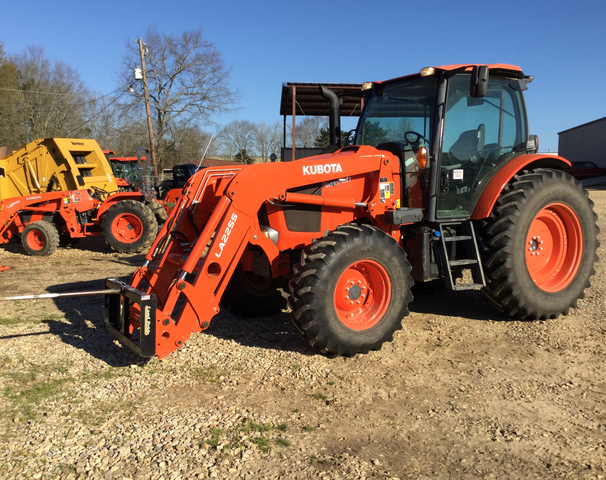 2015 Kubota M6-131 4WD Tractor 2015 Kubota M6-131 4WD Tractor