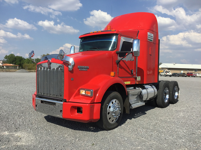 2014 Kenworth T800 T/A Sleeper Truck Tractor 2014 Kenworth T800 T/A Sleeper Truck Tractor