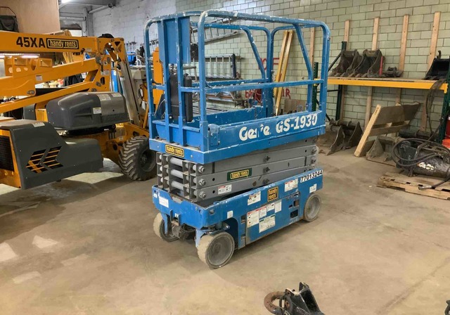 2013 Genie GS-1930 Electric Scissor Lift