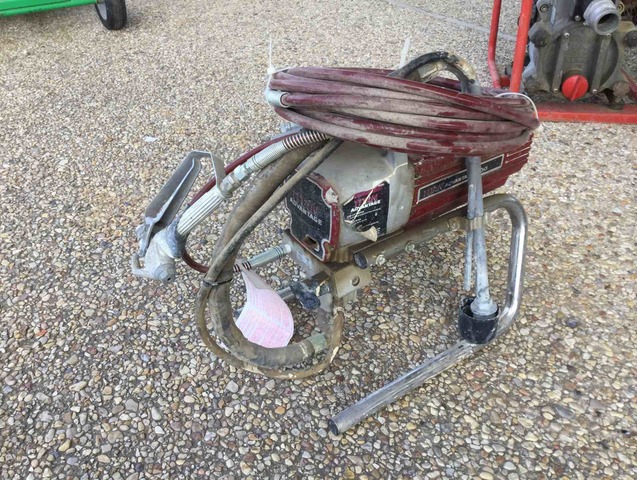 Titan Advantage 400 Paint Sprayer