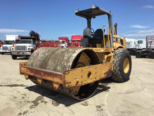 Cat CS-563D Vibratory Single Drum Compactor
