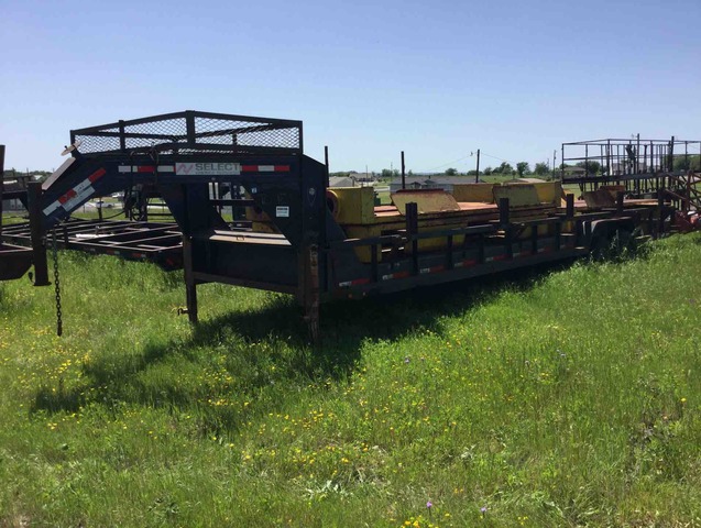 2010 Lamar T/A Equipment Trailer