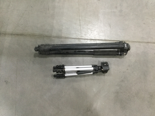 (74) Camera & Photographic Equipment Tripods
