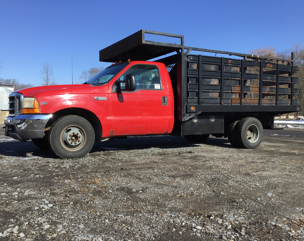 2000 Ford F-350 XLT Super Duty Flatbed Truck 2000 Ford F-350 XLT Super Duty Flatbed Truck