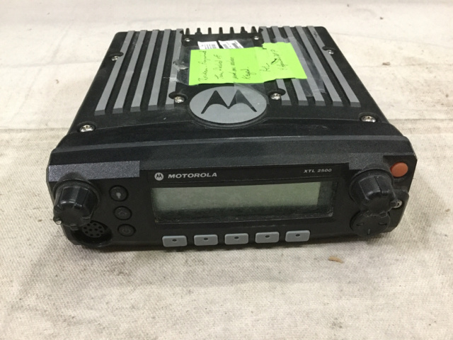 Motorola XTL 2500 Digital Mobile Radio