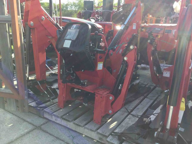 Mahindra 50B 3-Point Backhoe Attachment - Unused Mahindra 50B 3-Point Backhoe Attachment - Unused