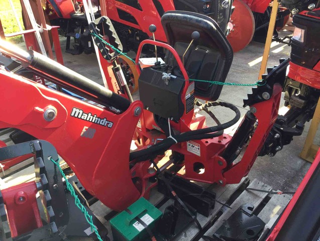 Mahindra 3-Point Backhoe Attachment - Unused Mahindra 3-Point Backhoe Attachment - Unused