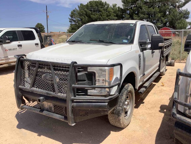 2017 Ford F-250 Super Duty 4x4 Flatbed Truck