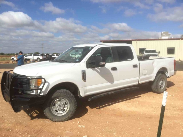 2017 Ford F-250 Super Duty XL 4x4 Crew Cab Pickup 2017 Ford F-250 Super Duty XL 4x4 Crew Cab Pickup