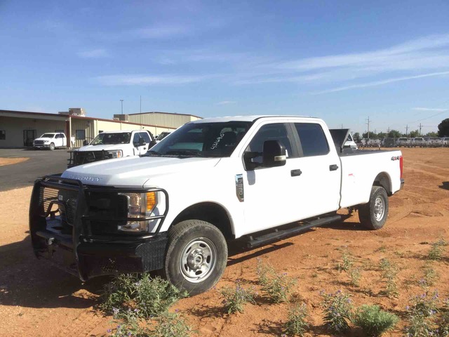 2017 Ford F-250 Super Duty XL 4x4 Crew Cab Pickup 2017 Ford F-250 Super Duty XL 4x4 Crew Cab Pickup