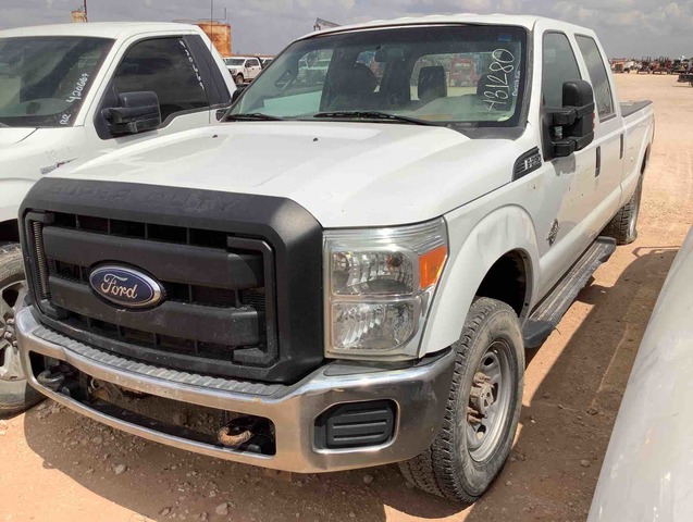 2015 Ford F250 XL 4x4 Crew Cab Pickup 2015 Ford F250 XL 4x4 Crew Cab Pickup