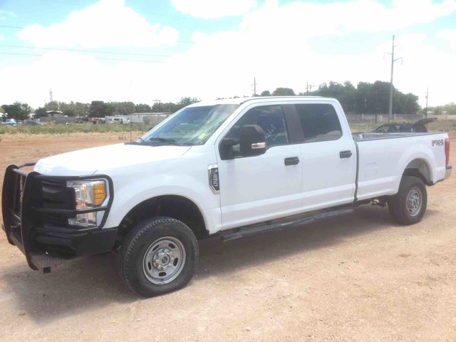 2017 Ford F-250 Super Duty XL 4x4 Crew Cab Pickup 2017 Ford F-250 Super Duty XL 4x4 Crew Cab Pickup