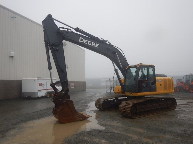 2011 (unverified) John Deere 200D LC Track Excavator 2011 (unverified) John Deere 200D LC Track Excavator