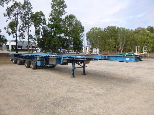 2013 Drake 16 M Quad/A Extendable Blade Flat Top Trailer 2013 Drake 16 M Quad/A Extendable Blade Flat Top Trailer