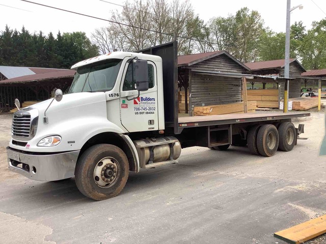 2007 Freightliner Columbia 112 T/A Flatbed Truck