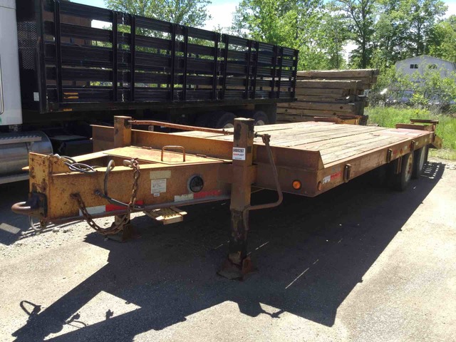 2009 (unverified) T/A Equipment Trailer