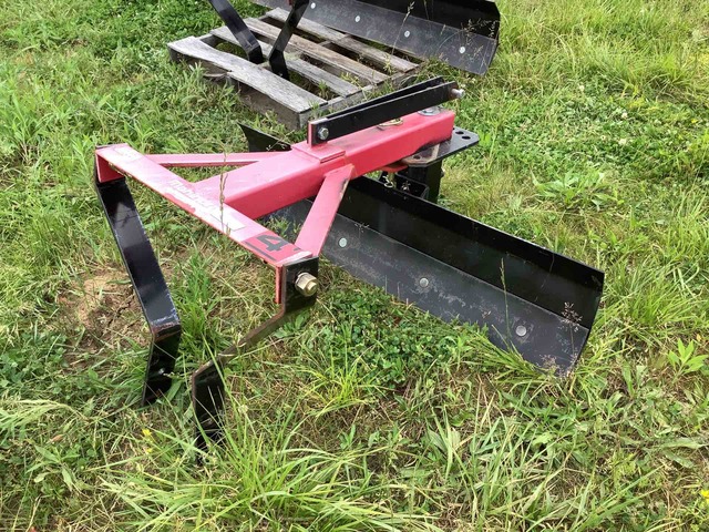 Mahindra 4' Scraper Blade - Unused Mahindra 4' Scraper Blade - Unused