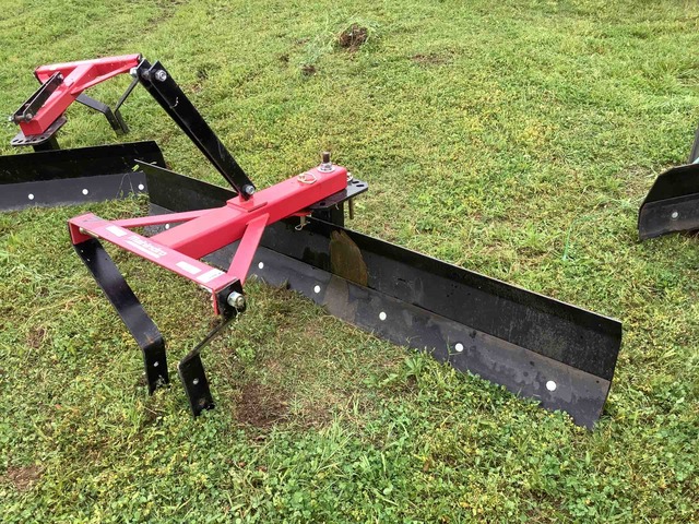 Mahindra 7' Scraper Blade - Unused Mahindra 7' Scraper Blade - Unused