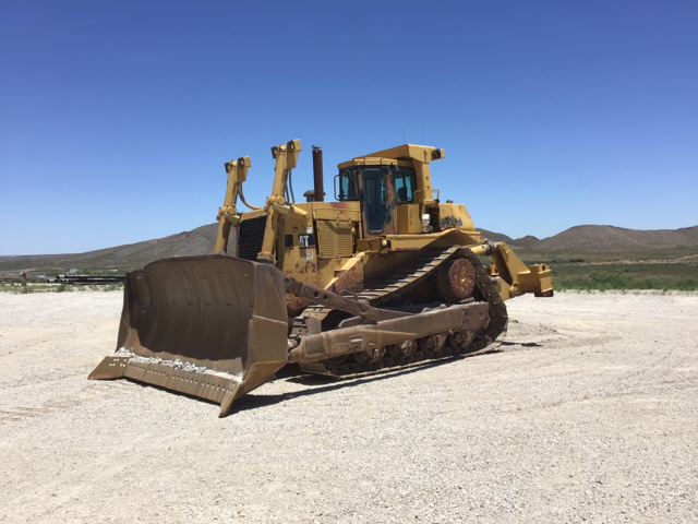 Cat D10R Crawler Dozer Cat D10R Crawler Dozer
