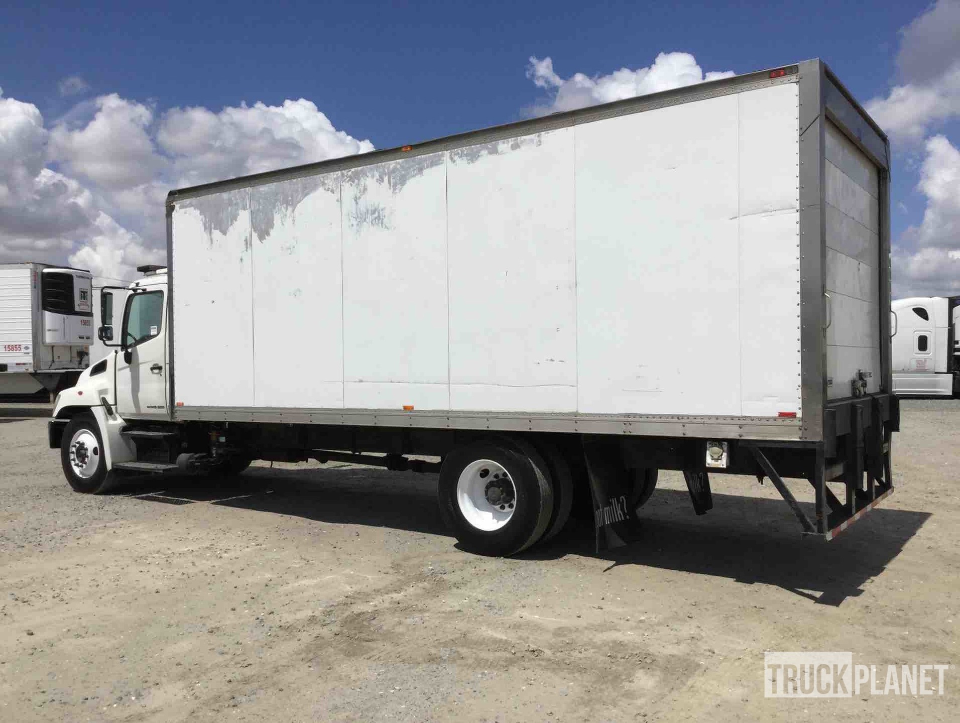 2008 Hino 338 Refrigerated Truck in Tipton, California, United