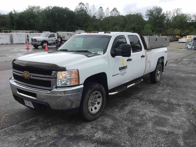 2014 Chevrolet Silverado 3500 HD 4x4 Crew Cab Pickup 2014 Chevrolet Silverado 3500 HD 4x4 Crew Cab Pickup