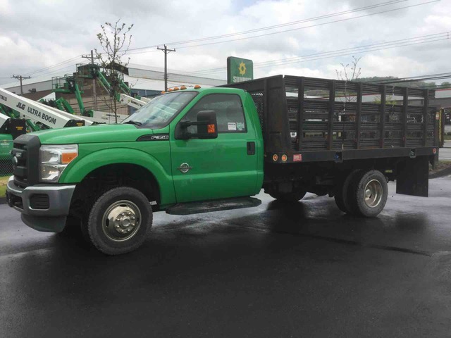 2012 Ford F-350 XL Super Duty 4x4 Flatbed Truck
