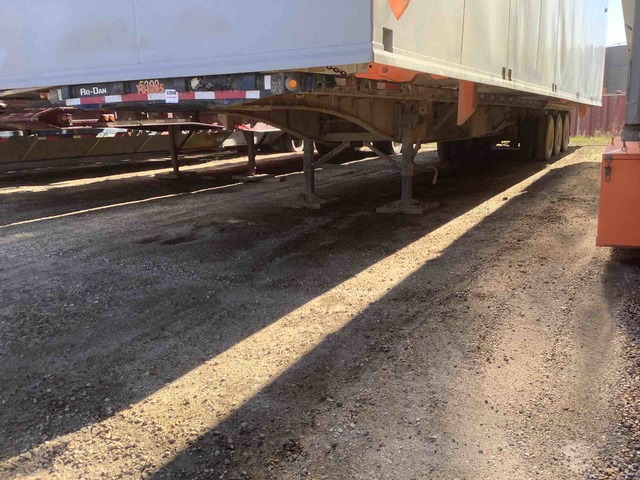 2002 Utility Tri/A Flatbed Trailer 2002 Utility Tri/A Flatbed Trailer