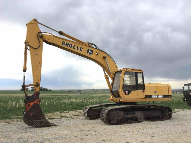 John Deere 690E LC Track Excavator John Deere 690E LC Track Excavator