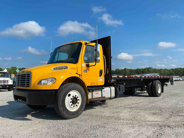 2015 Freightliner M2 106 S/A Flatbed Truck