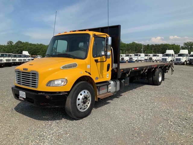2015 Freightliner M2 106 S/A Flatbed Truck