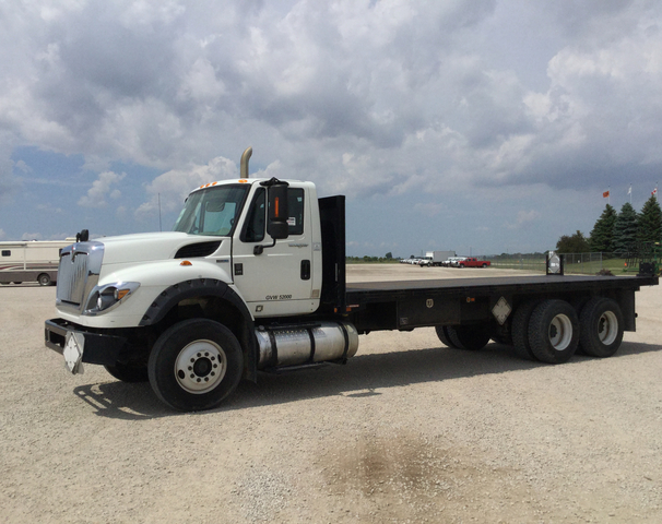 2013 International 7600 S/A Flatbed Truck
