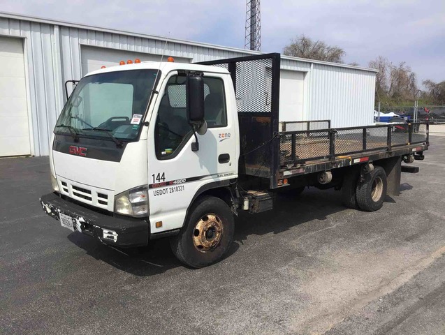 2007 GMC W4500 COE 4x2 Flatbed Truck