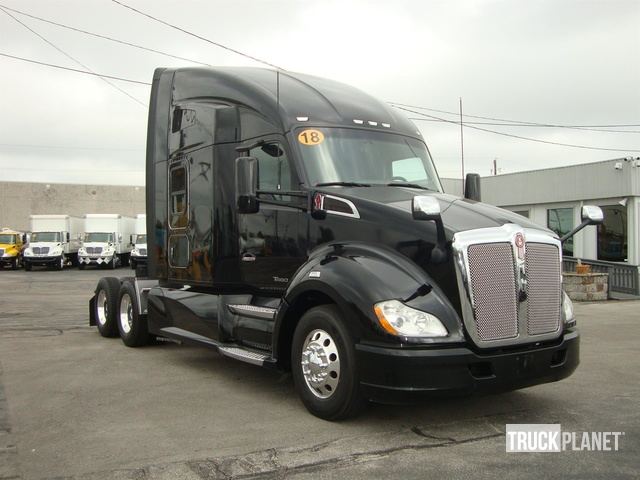 2018 Kenworth T680 T/A Sleeper Truck Tractor in Dallas, Texas