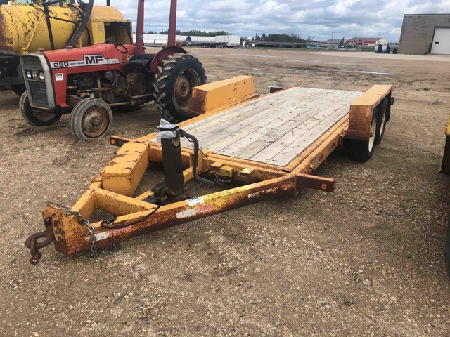 1981 Saturn M80 T/A Tilt Deck Trailer