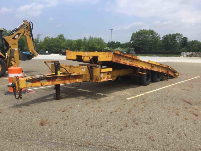 2010 Felling T/A Tilt Deck Equipment Trailer