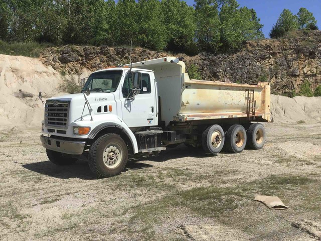 2004 Sterling LT7500 6x4 Tri/A Dump Truck 2004 Sterling LT7500 6x4 Tri/A Dump Truck