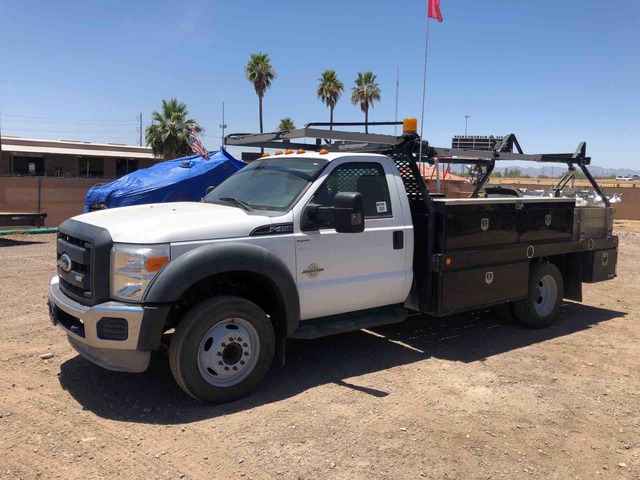 2011 Ford F-450 XL Super Duty S/A Flatbed Truck