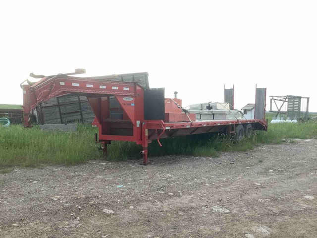 2000 SWS T/A Equipment Trailer