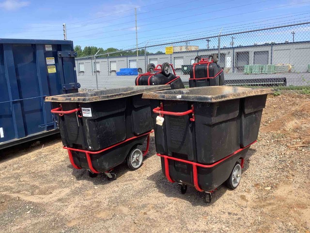 Lot of (2) Rubbermaid 1316 Garbage Containers