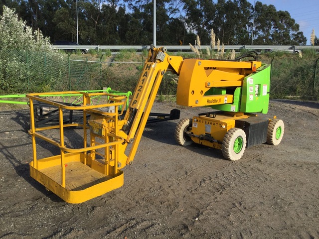 2005 Haulotte HA12IP Electric Articulating Boom Lift