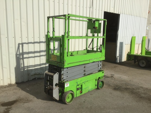 2010 Genie GS1932 8 m Electric Scissor Lift