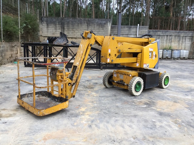 2005 Haulotte HA12IP Electric Articulating Boom Lift