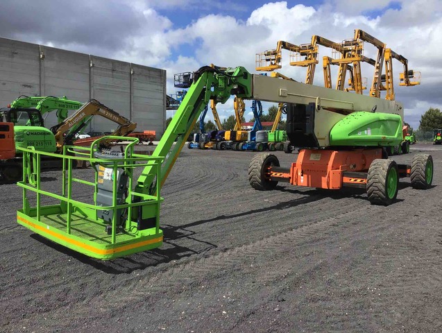 2005 JLG 1250AJP 4WD Diesel Articulating Boom Lift