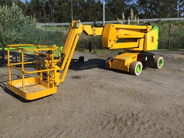 2005 Haulotte HA15IP Electric Articulating Boom Lift