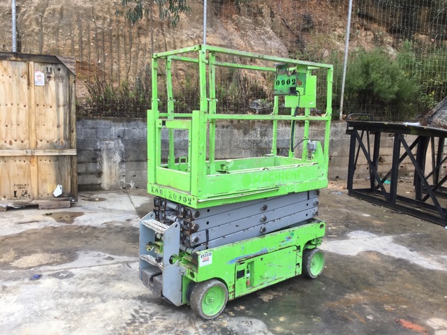 2011 Genie GS1932 8 m Electric Scissor Lift