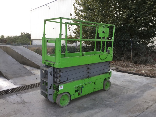 2010 Genie GS1932 10 m Electric Scissor Lift