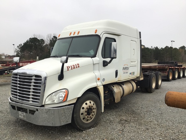 2014 Freightliner Cascadia 125 6x4 T/A Sleeper Truck Tractor 2014 Freightliner Cascadia 125 6x4 T/A Sleeper Truck Tractor