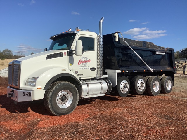 2017 Kenworth T880 10x4 Quad/A Dump Truck 2017 Kenworth T880 10x4 Quad/A Dump Truck